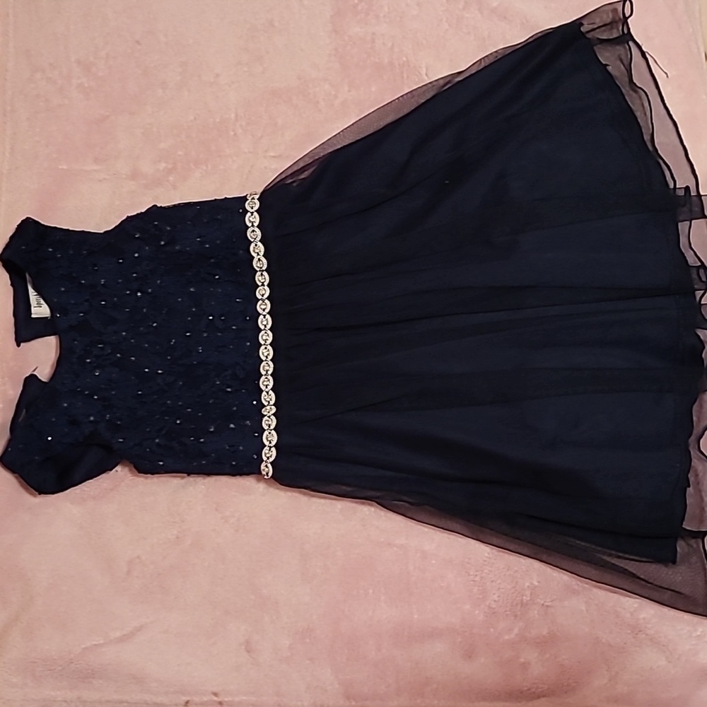 Size 6 little girls formal dress